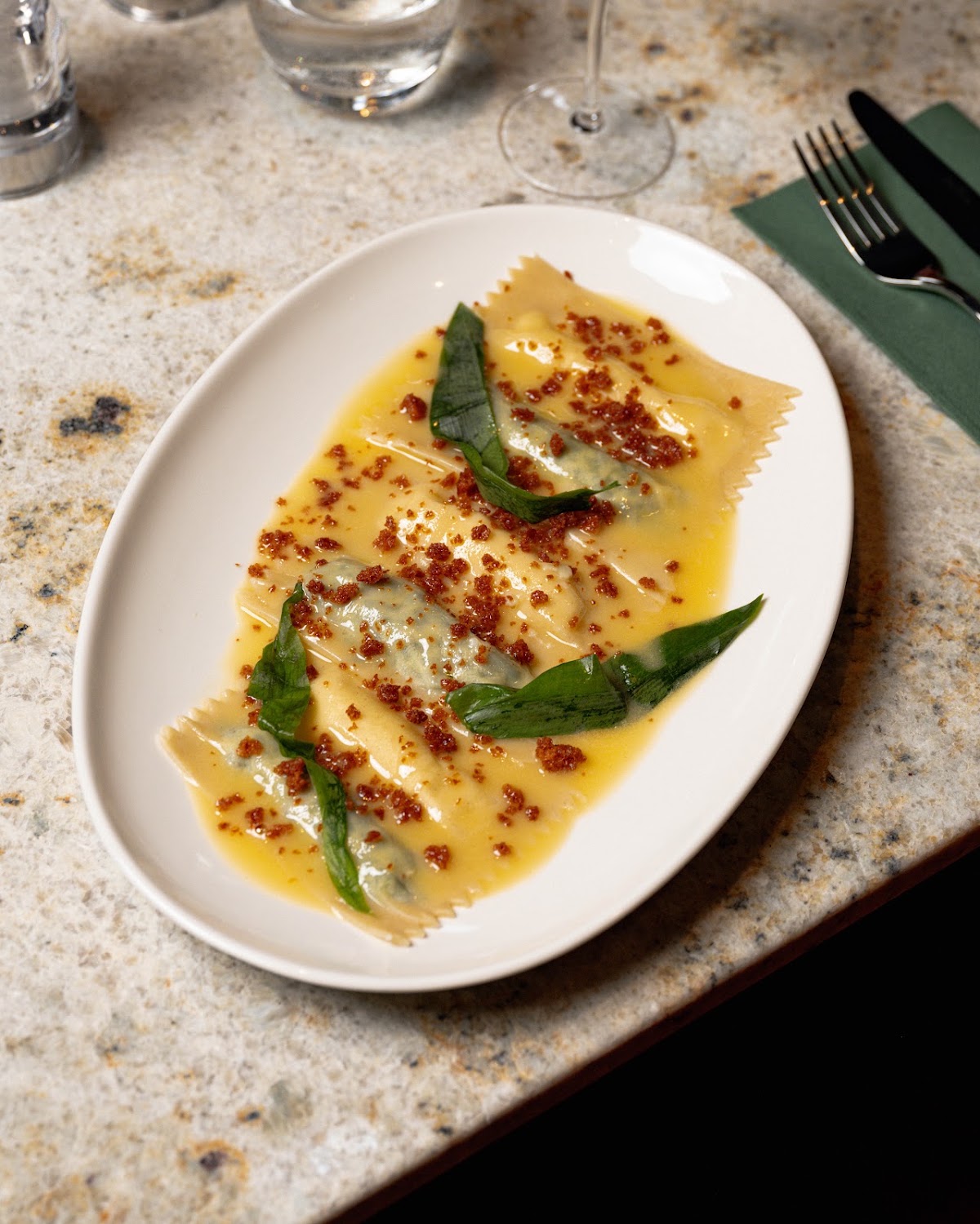 Ravioli Duo - świeża pasta w restauracji PONTI Wrocław